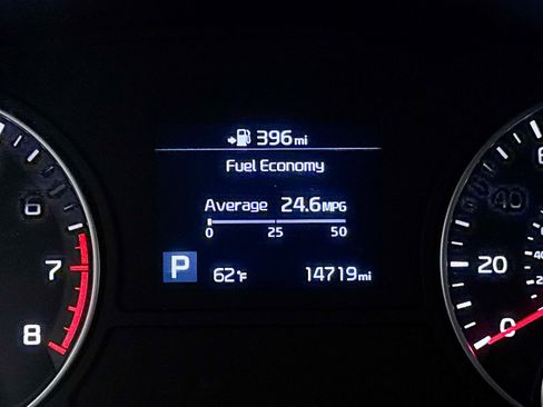 Used 2020 Kia Optima LX image 32