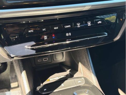 Used 2023 Chevrolet Bolt EUV LT w/ Driver Confidence Package FWD image 11
