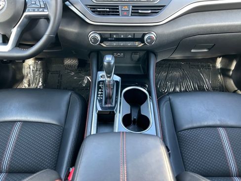 Used 2025 Nissan Altima 2.5 SR FWD image 12