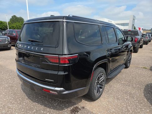 Used 2022 Jeep Wagoneer Series III w/ Flexible Seating Group AWD/4WD image 5