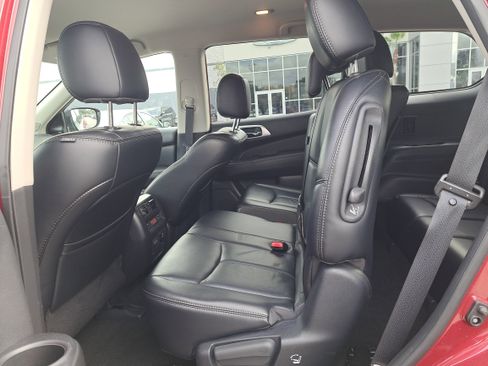 Used 2017 Nissan Pathfinder SL w/ SL Tech Package image 12