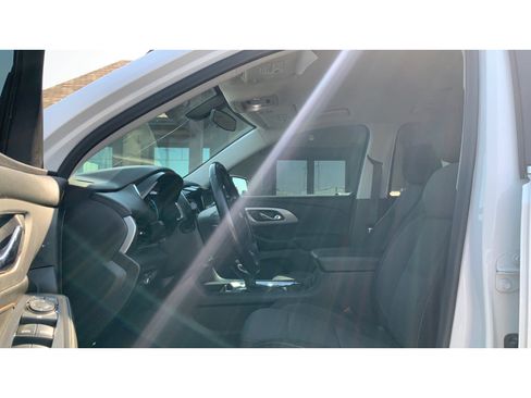 Used 2021 Chevrolet Traverse LT w/ LPO, Floor Liner Package AWD/4WD image 15