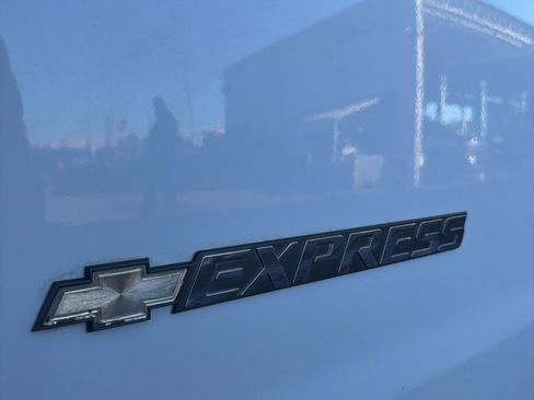 Used 2017 Chevrolet Express 3500 LS image 44