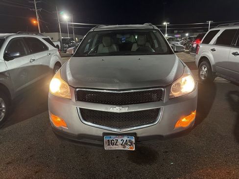 Used 2011 Chevrolet Traverse LTZ image 9