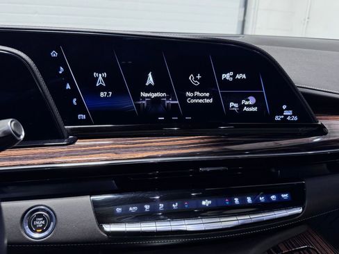 Used 2023 Cadillac Escalade Premium Luxury image 27