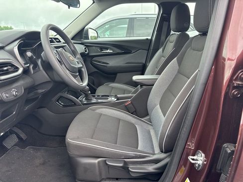 Used 2023 Chevrolet TrailBlazer LS FWD image 5