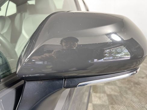 Used 2025 Toyota Camry SE FWD image 13