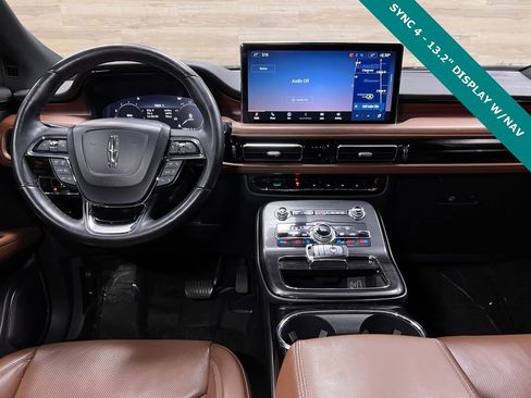 Used 2021 Lincoln Nautilus Reserve w/ Monochromatic Package image 2