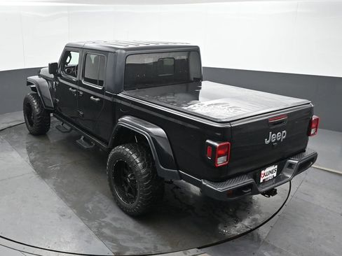 Used 2021 Jeep Gladiator Sport image 40