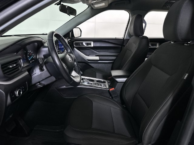Used 2023 Ford Explorer XLT AWD/4WD image 20