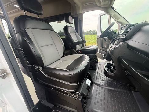 Used 2022 RAM ProMaster 2500 w/ Convenience Group FWD image 20
