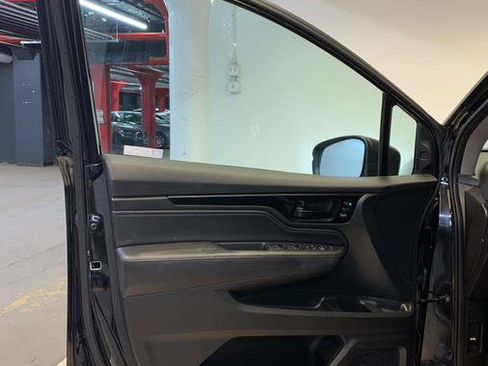 Used 2023 Honda Odyssey Touring image 16
