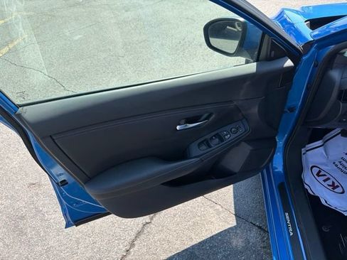 Used 2022 Nissan Sentra SV FWD image 18