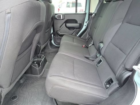 Used 2023 Jeep Gladiator Sport AWD/4WD image 19