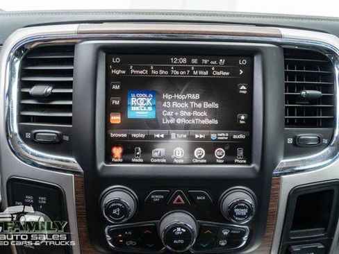 Used 2016 RAM 2500 Laramie w/ Convenience Group AWD/4WD image 18