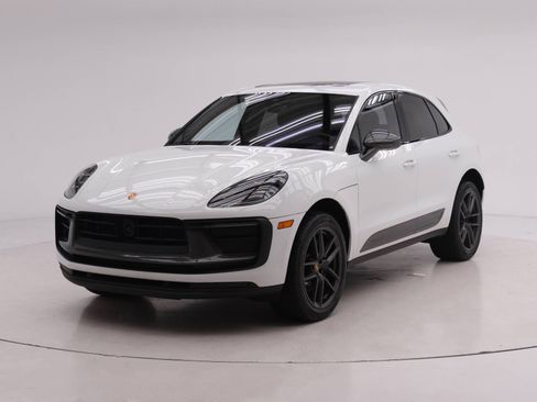 Certified 2023 Porsche Macan Turbo AWD/4WD image 1
