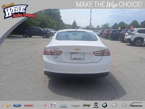 Used 2019 Chevrolet Malibu LT FWD image 4