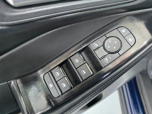 Used 2025 Nissan Rogue SV FWD image 18