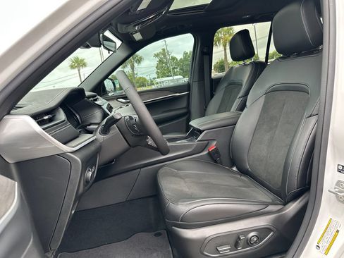 New 2026 Jeep Grand Cherokee Altitude RWD image 12