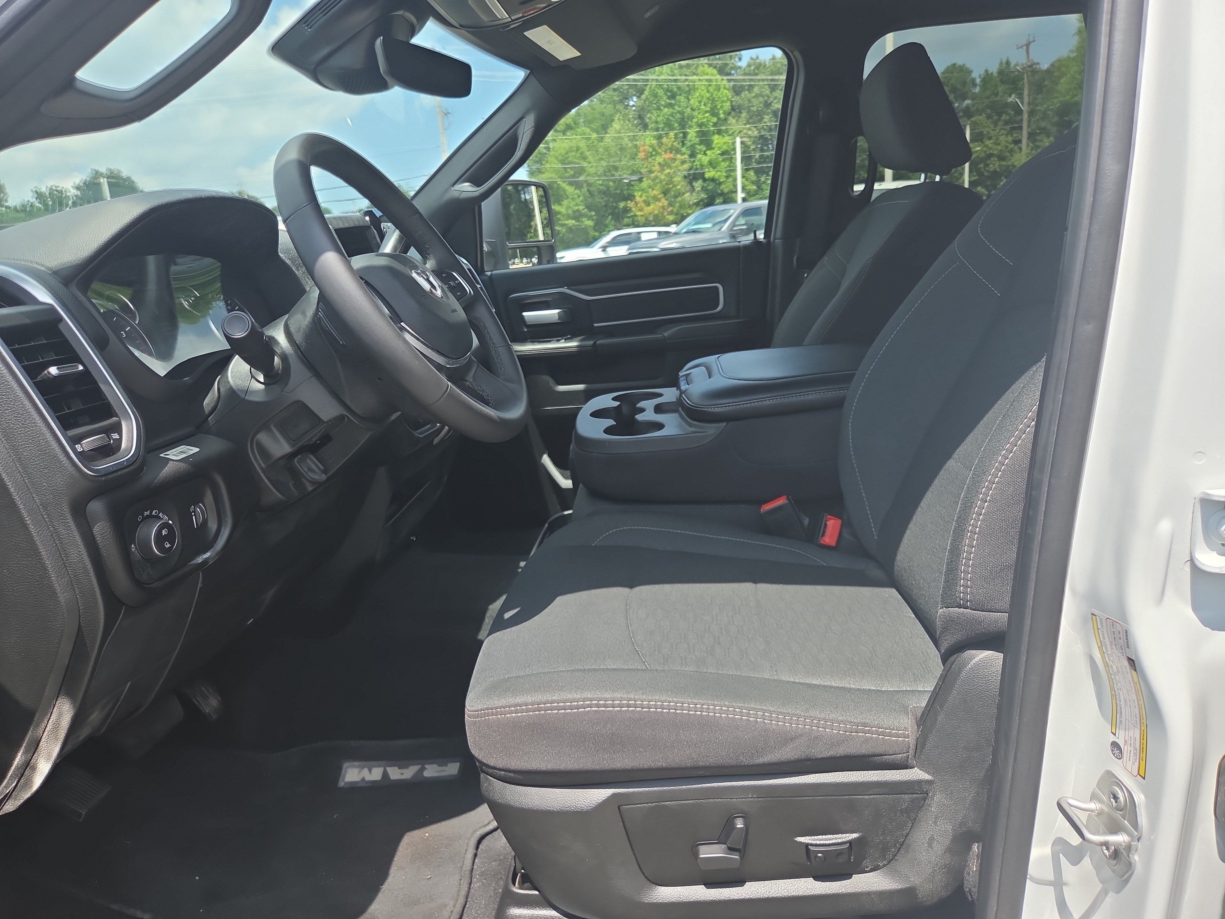 Used 2025 RAM 2500 Big Horn AWD/4WD image 5