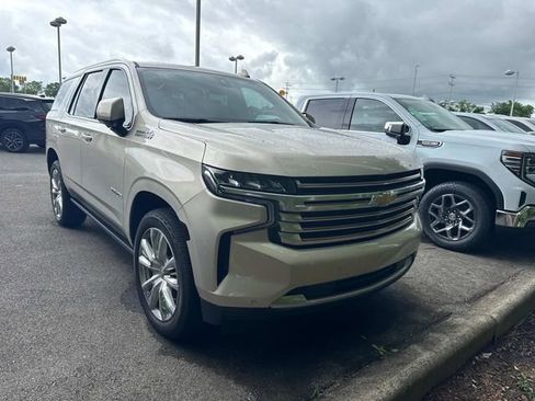Used 2021 Chevrolet Tahoe High Country w/ Premium Package AWD/4WD image 2