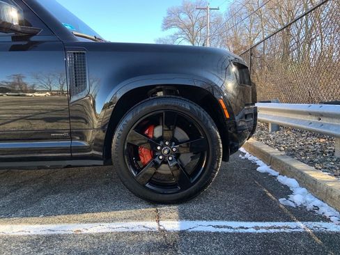 Certified 2023 Land Rover Defender 90 X image 9