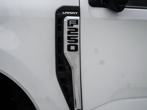 Used 2024 Ford F250 Lariat AWD/4WD image 6
