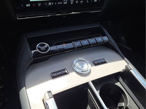 Used 2025 Lincoln Navigator Reserve AWD/4WD image 29