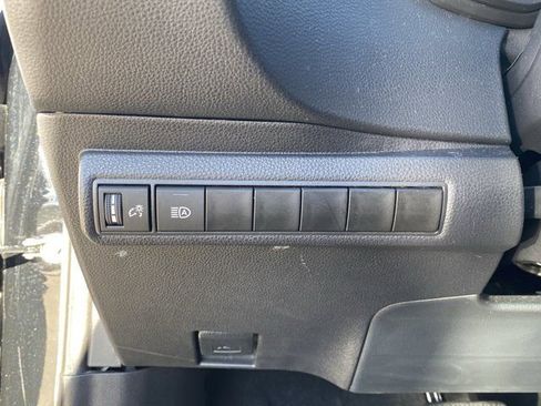 Used 2025 Toyota Corolla LE image 17