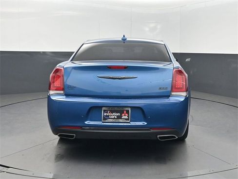 Used 2023 Chrysler 300 Touring L image 32