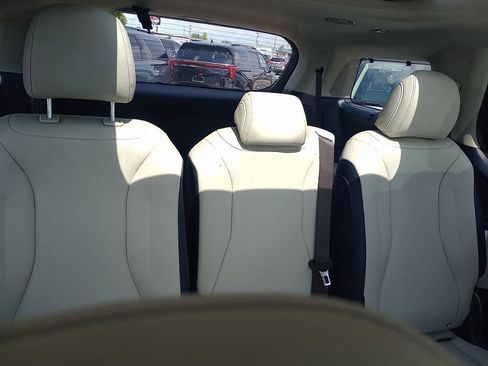 New 2026 Kia Carnival SX w/ SX Dark Edition Package FWD image 8