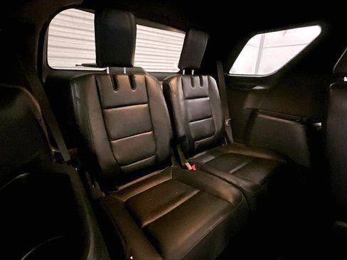 Used 2018 Ford Explorer XLT w/ Equipment Group 202A image 28