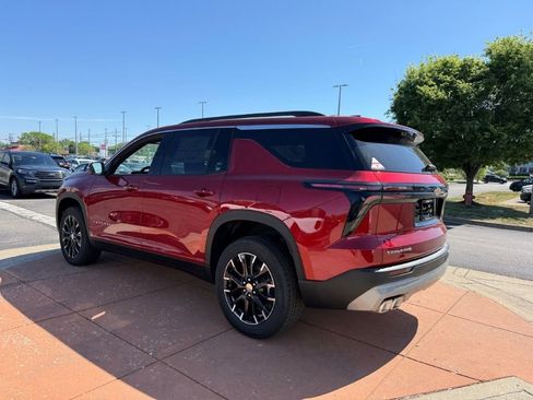 New 2026 Chevrolet Traverse LT image 4