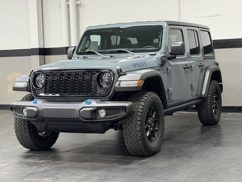 Used 2024 Jeep Wrangler Unlimited image 7