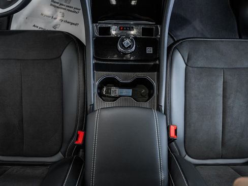 New 2025 Jeep Grand Cherokee Altitude image 24