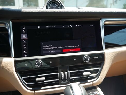 Certified 2023 Porsche Macan S AWD/4WD image 41