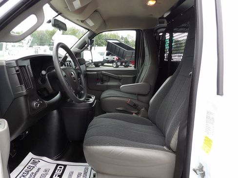 Used 2024 GMC Savana 2500 w/ Driver Convenience Package image 17