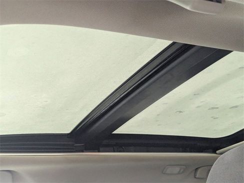 Used 2016 Nissan Rogue SV w/ SV Premium Package image 13