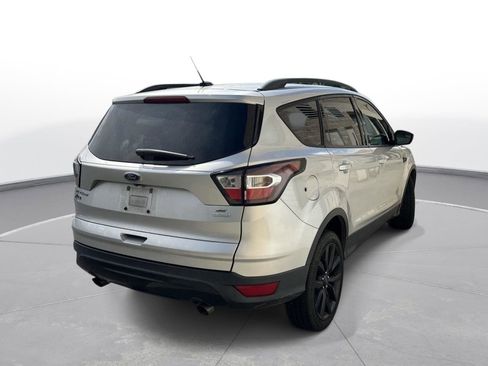 Used 2018 Ford Escape SE w/ SE Sport Appearance Package FWD image 6