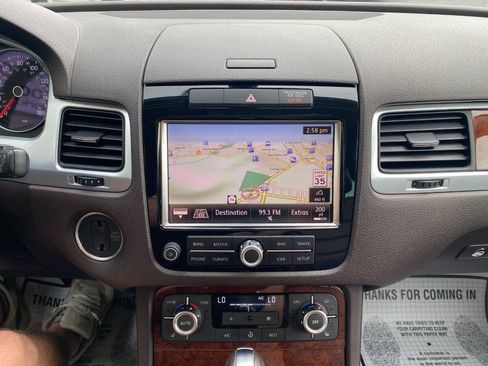 Used 2014 Volkswagen Touareg TDI AWD/4WD image 15
