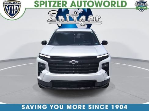 Used 2025 Chevrolet Traverse LT w/ Midnight/Sport Edition AWD/4WD image 3