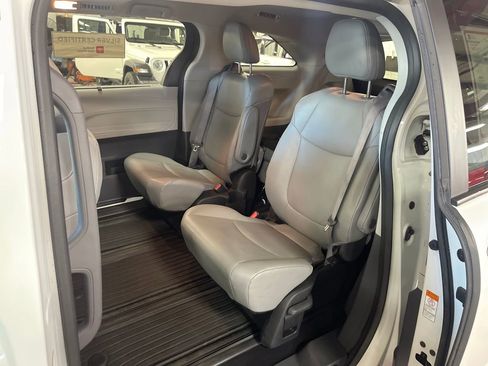 Certified 2023 Toyota Sienna XLE AWD/4WD image 26