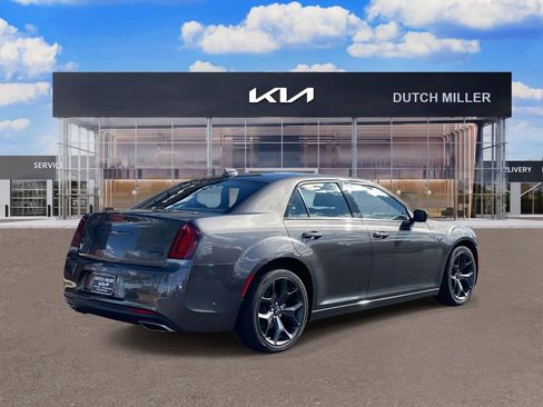 Used 2023 Chrysler 300 S image 7