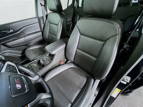 Used 2023 GMC Acadia SLT w/ Technology Package image 22