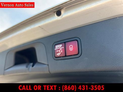 Used 2019 Mercedes-Benz GLC 300 4MATIC image 17