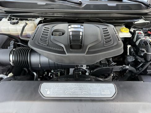 Used 2023 Jeep Wagoneer 4WD w/ Premium Group I image 33