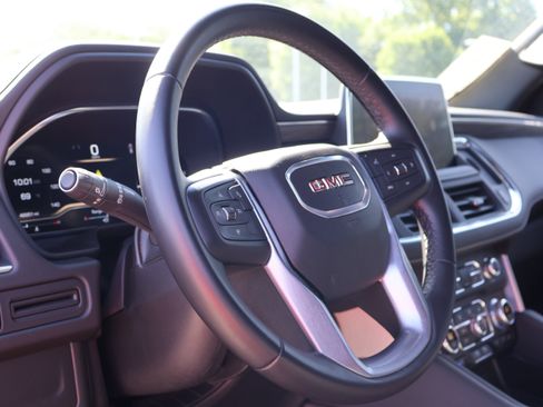 Used 2024 GMC Yukon SLT AWD/4WD image 25