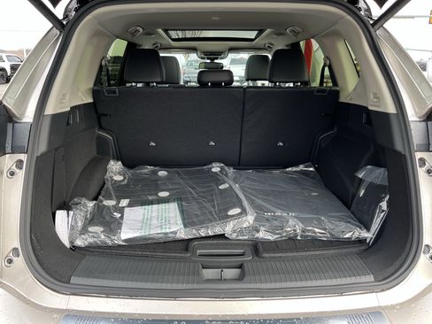 New 2026 Nissan Rogue Platinum image 5