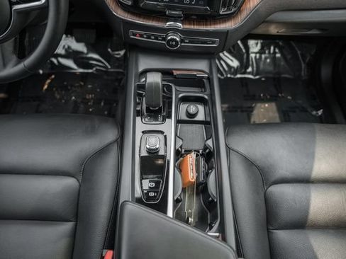 Certified 2023 Volvo XC60 B5 Plus w/ Climate Package AWD/4WD image 26
