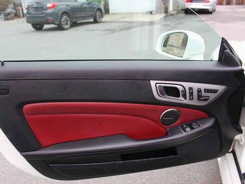 Used 2012 Mercedes-Benz SLK 350 image 12